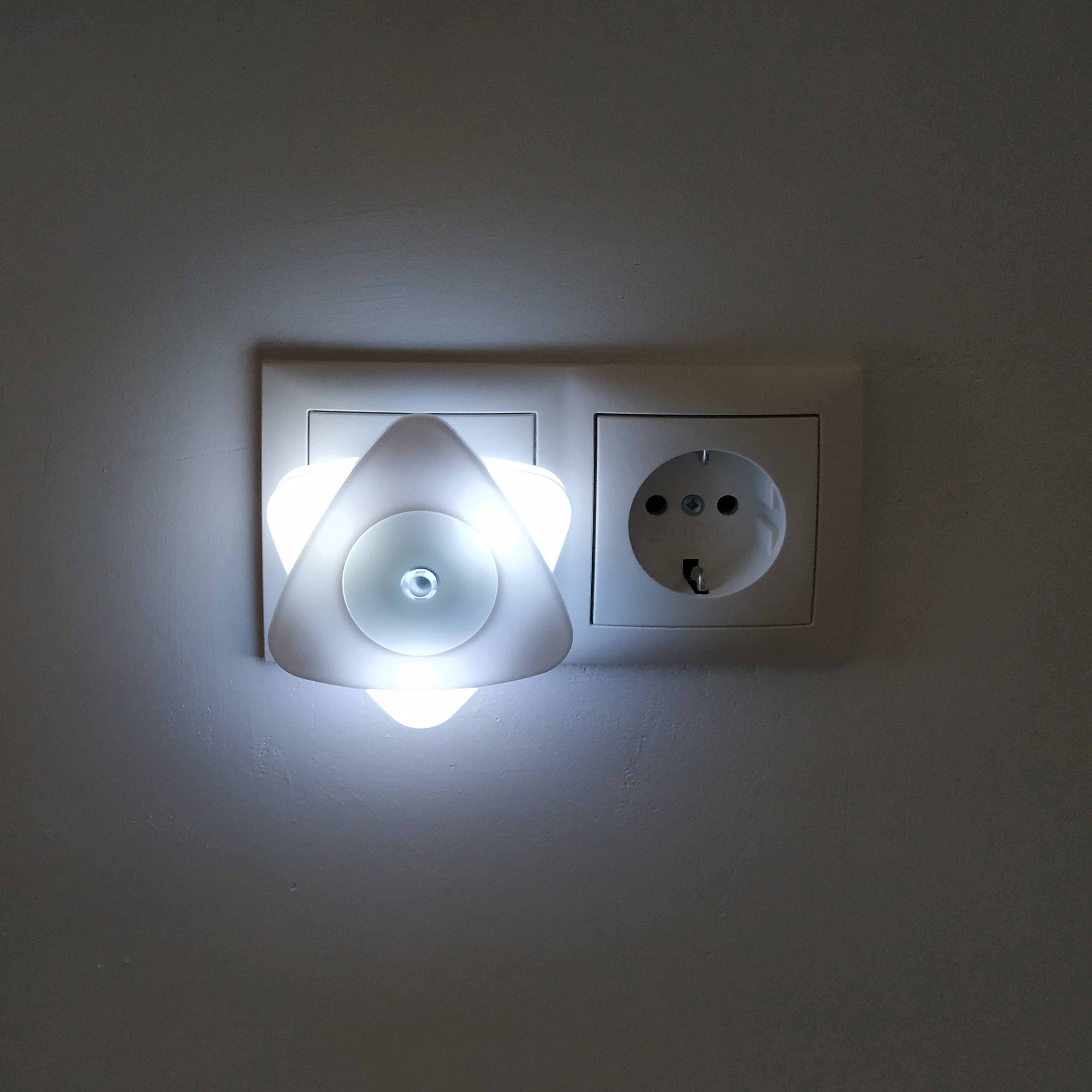 Automatisches LED-Nachtlicht Weiß