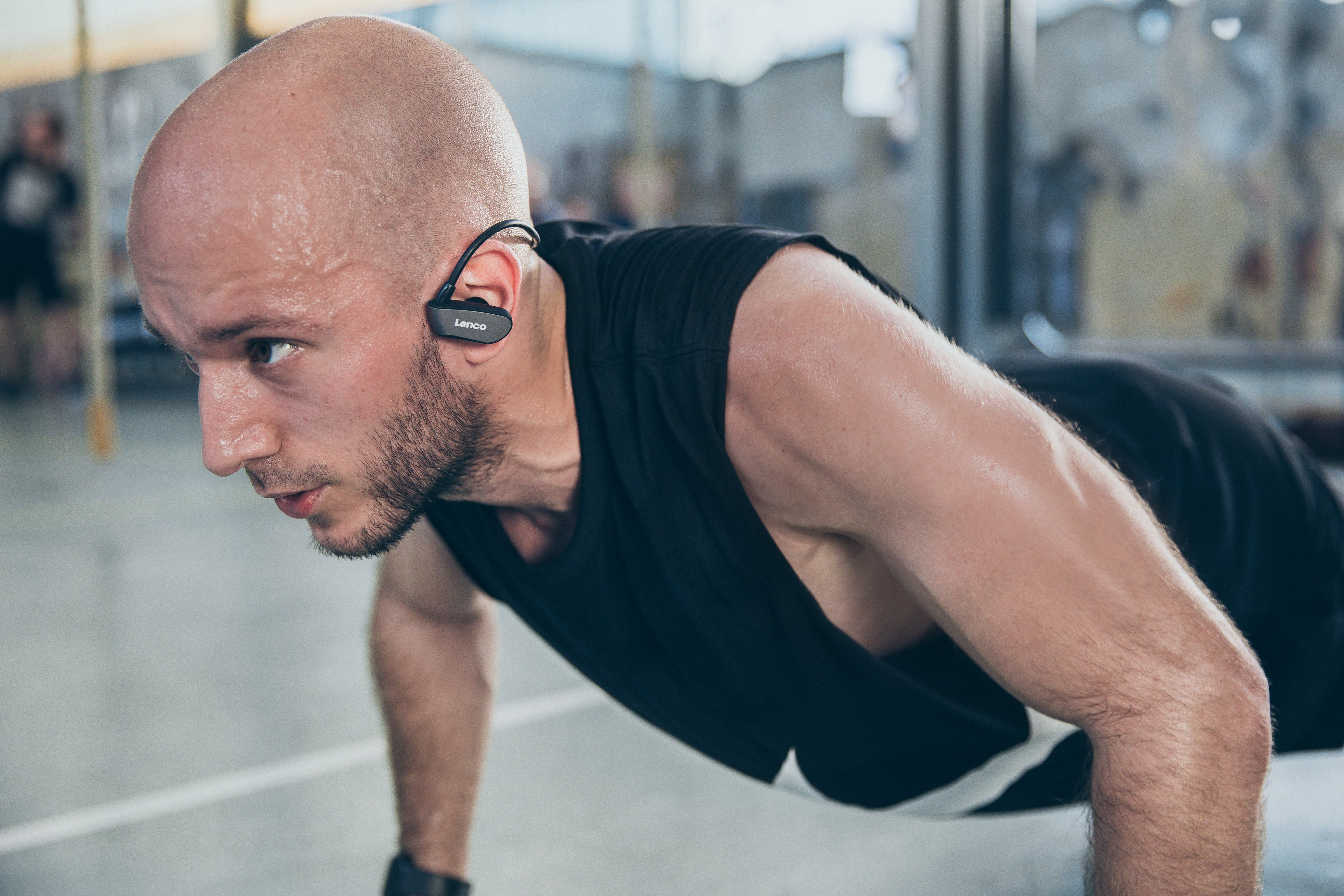Wasserdichte Bluetooth®-Sport-Kopfhörer mit 8 GB MP3-Player Schwarz