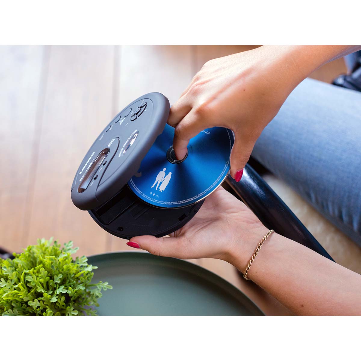 Tragbarer Bluetooth® CD-MP3-Player mit Antiblockiersystem Schwarz