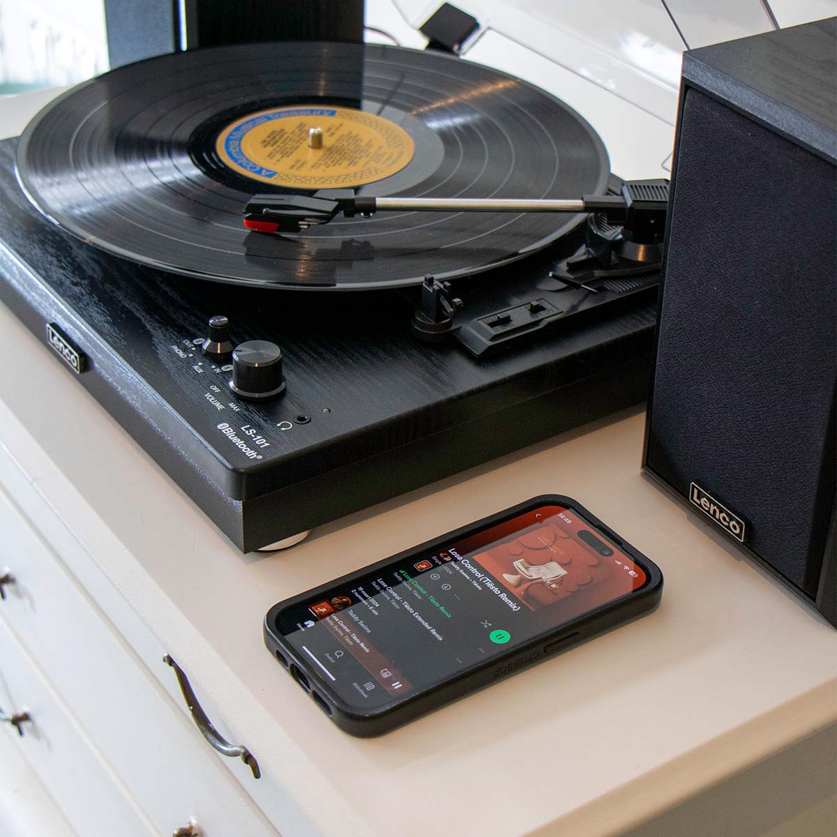 Holzplattenspieler mit Riemenantrieb, Bluetooth-Empfangsübertragung und 2 externen Lautsprechern