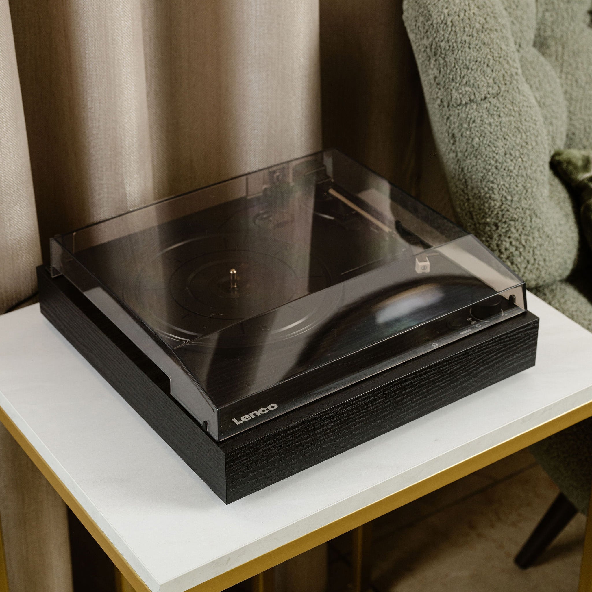 Plattenspieler mit Bluetooth®, zwei eingebauten Lautsprechern und AT3600L Tonabnehmer Schwarz