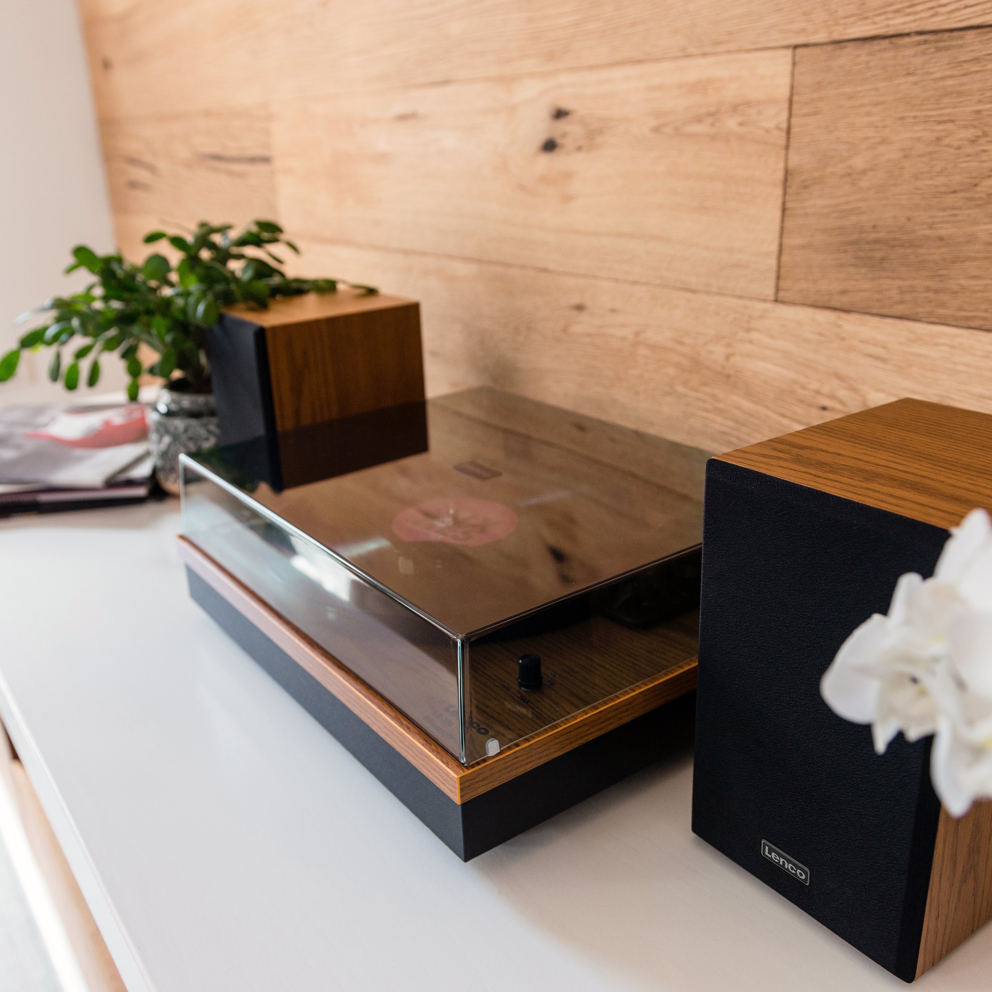 Plattenspieler mit Bluetooth® und zwei separaten Lautsprechern Wood