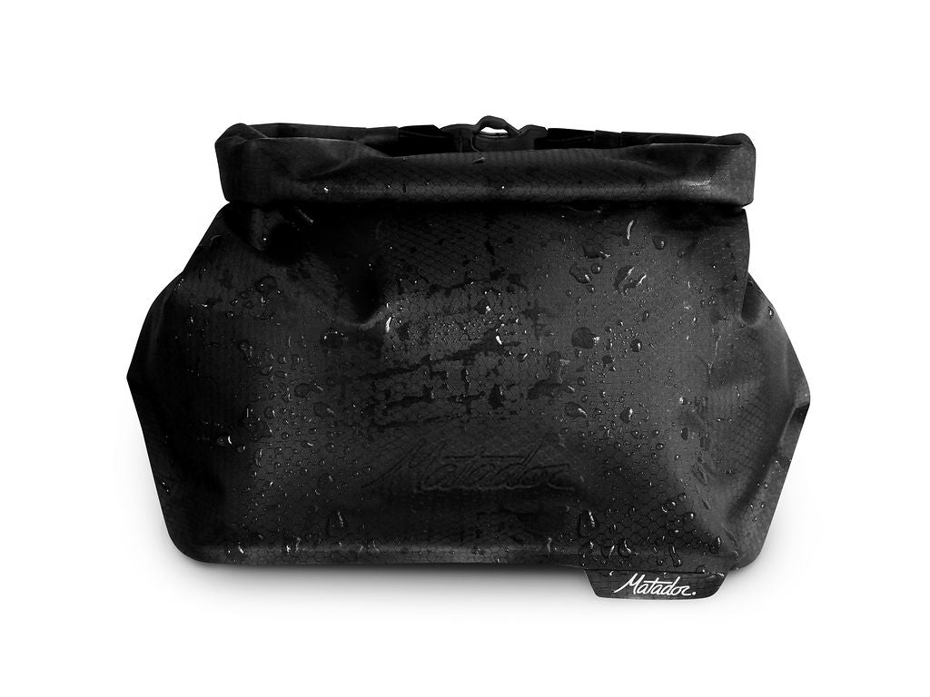 Matador FlatPak Waterproof Toiletry Case (charcoal) - Der Flatpak Kulturbeutel ist eine ultraleichte und wasserdichte Lösung für unterwegs ohne Risiko das etwas ausläuft.