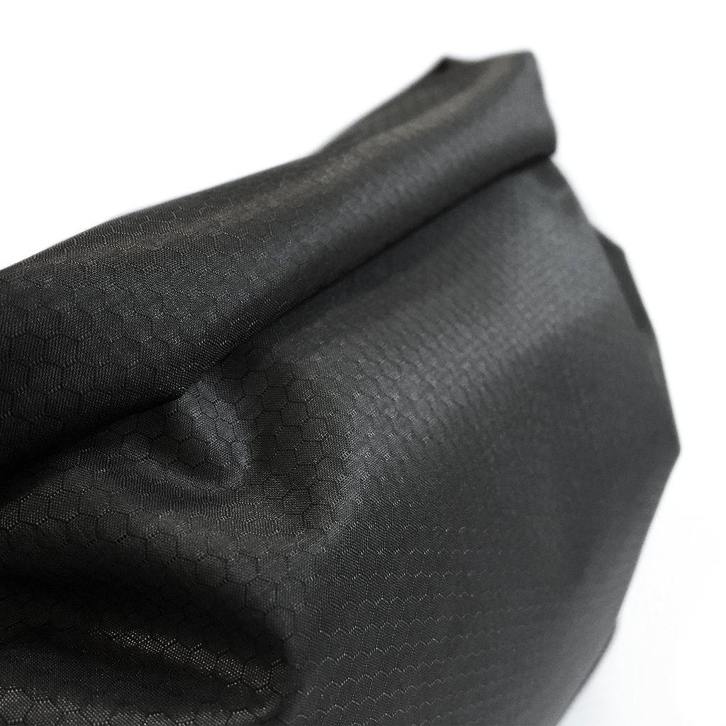 Matador FlatPak Waterproof Toiletry Case (charcoal) - Der Flatpak Kulturbeutel ist eine ultraleichte und wasserdichte Lösung für unterwegs ohne Risiko das etwas ausläuft.