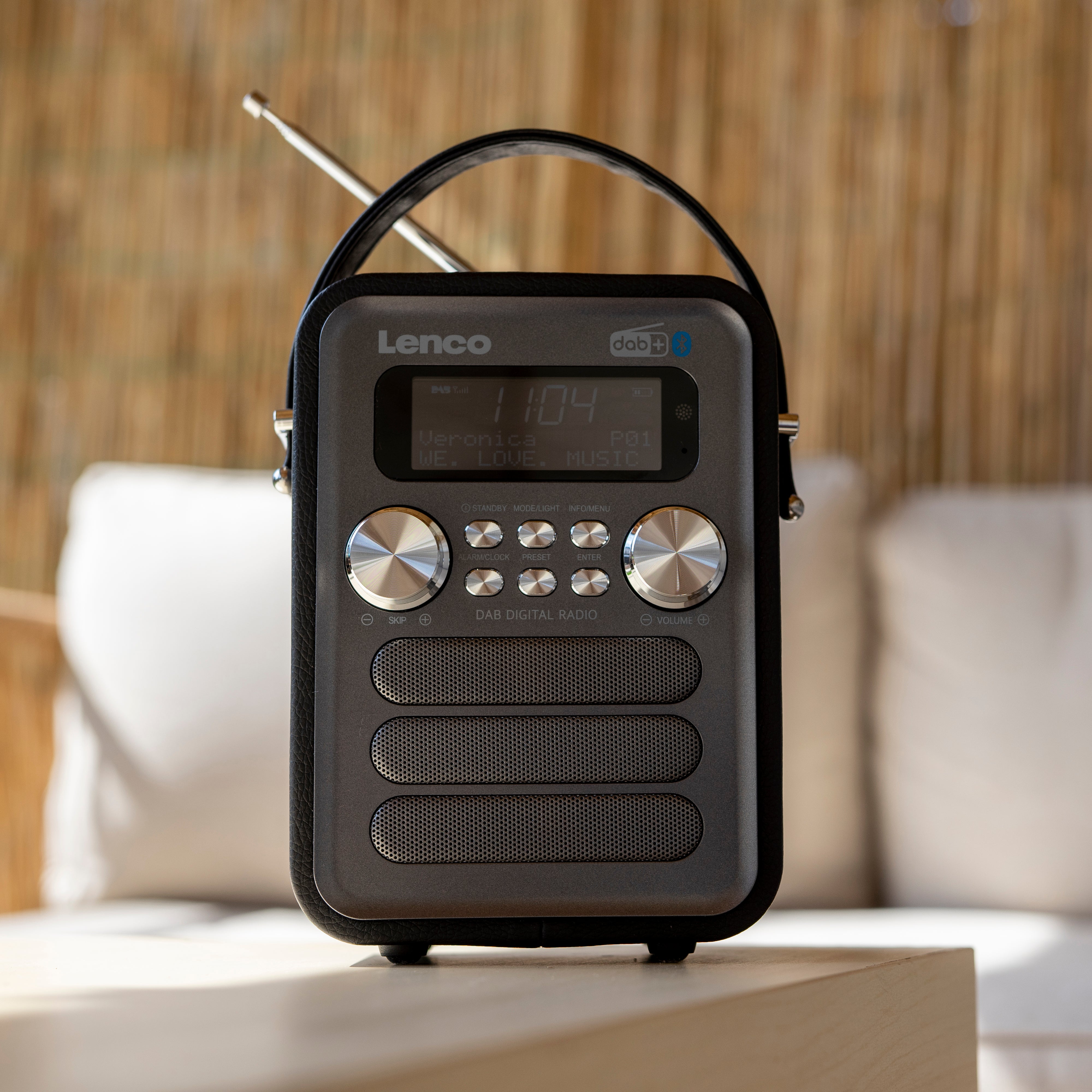 Tragbares DAB+ FM Radio mit Bluetooth® und AUX-Eingang, wiederaufladbare Batterie Schwarz
