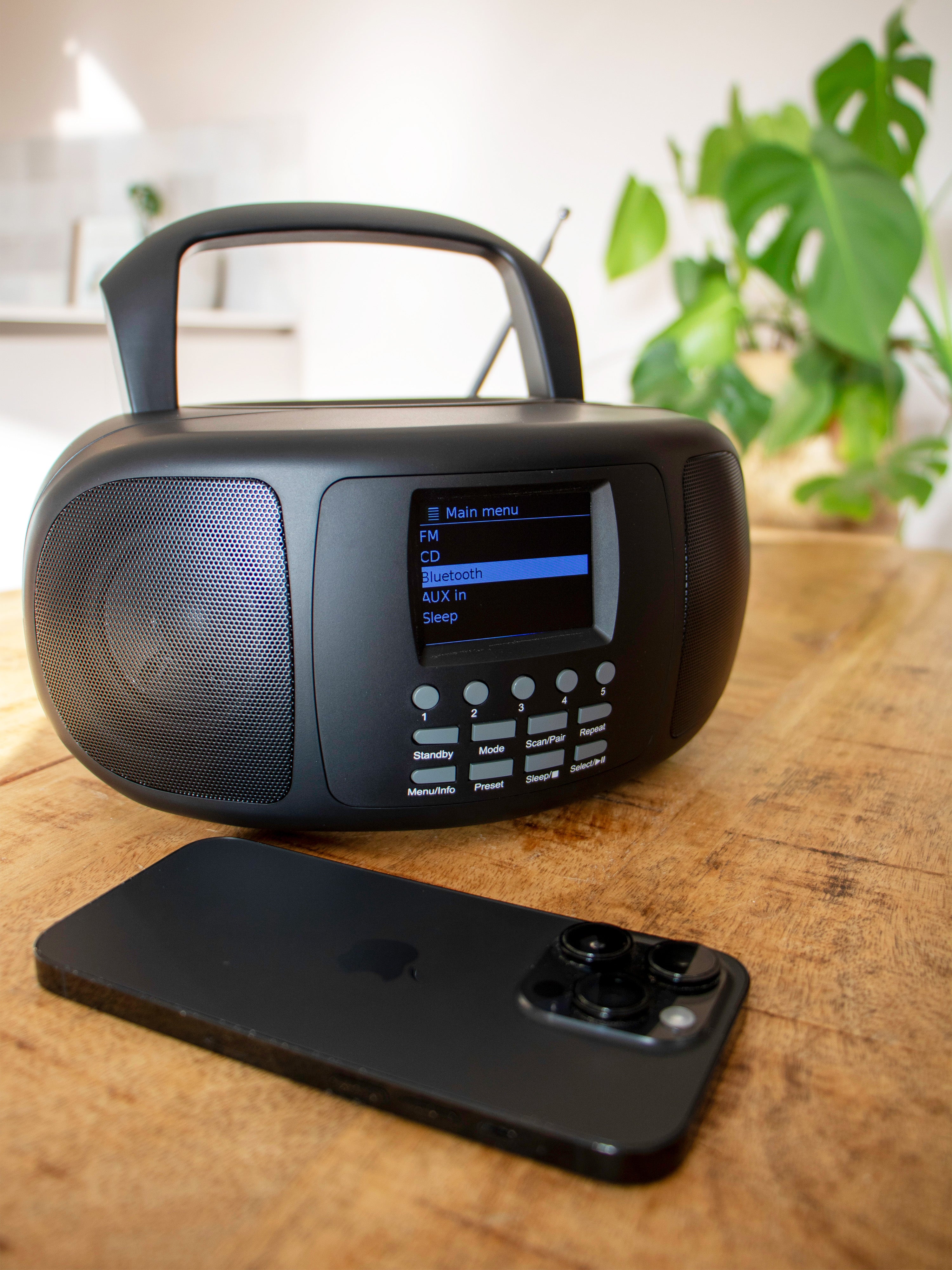 Tragbares Internetradio mit DAB+/FM, Bluetooth®, CD-Player und großem LCD-Farbdisplay Schwarz