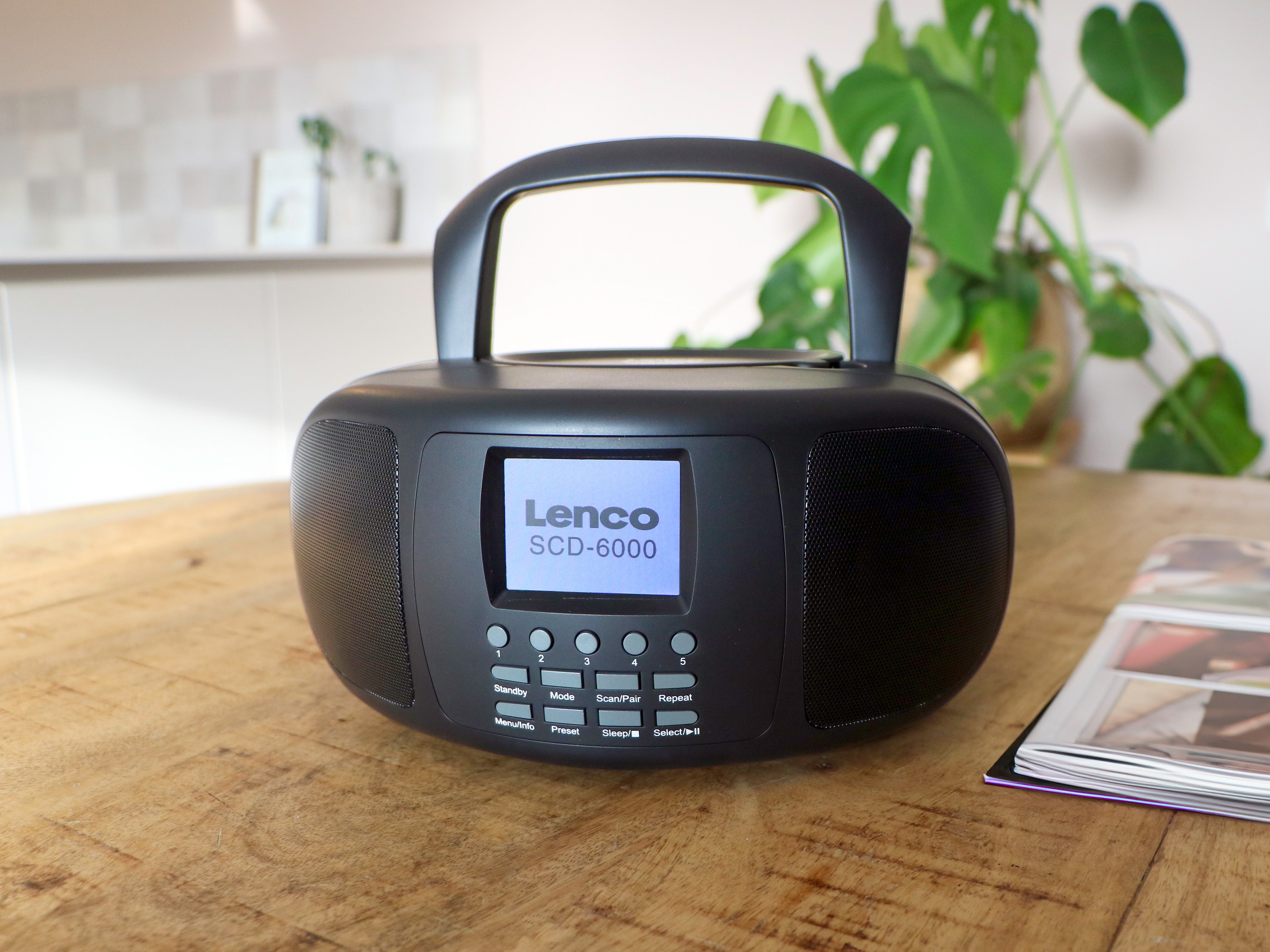 Tragbares Internetradio mit DAB+/FM, Bluetooth®, CD-Player und großem LCD-Farbdisplay Schwarz