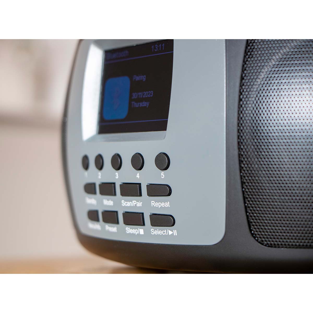 Tragbares DAB+/FM-Radio mit Bluetooth® CD-Player und großem LCD-Farbdisplay Schwarz