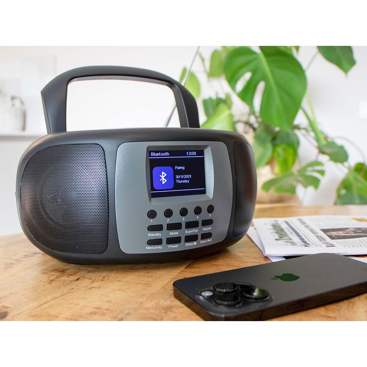 Tragbares DAB+/FM-Radio mit Bluetooth® CD-Player und großem LCD-Farbdisplay Schwarz