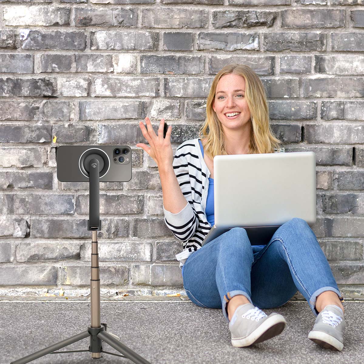 Bluetooth selfie Stick | Bluetooth® version: 5.0 | Maximale Bildschirmgröße: 7 " | Gefaltete Länge: 17 cm | Ungefalteten Länge: 61 cm | max. Gewichtskapazität: 1000 g | Batteriebetrieben