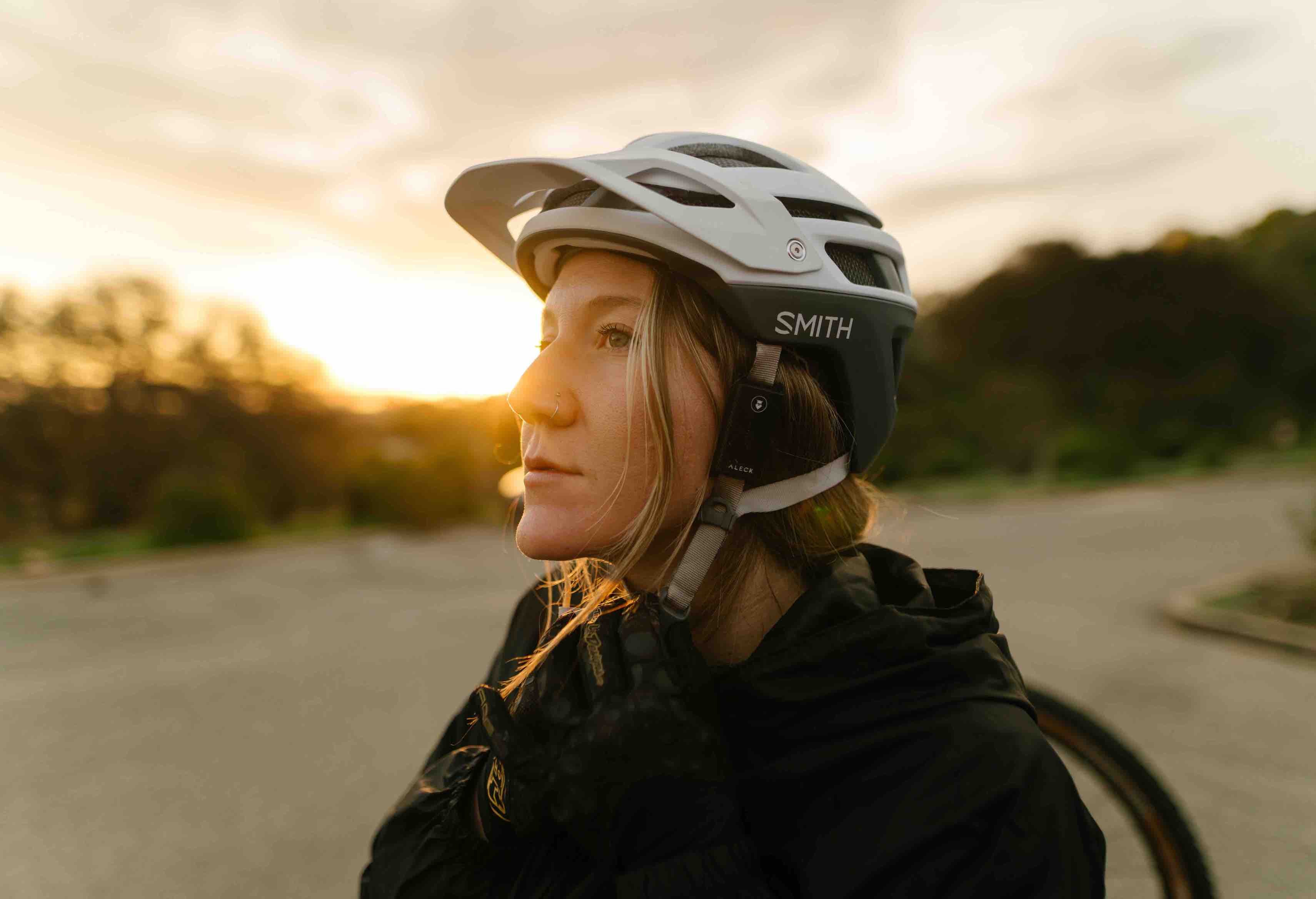 Aleck Punks - Audio- und Kommunikations-Headset mit Push-To-Talk Technologie für Fahrradhelme von Aleck