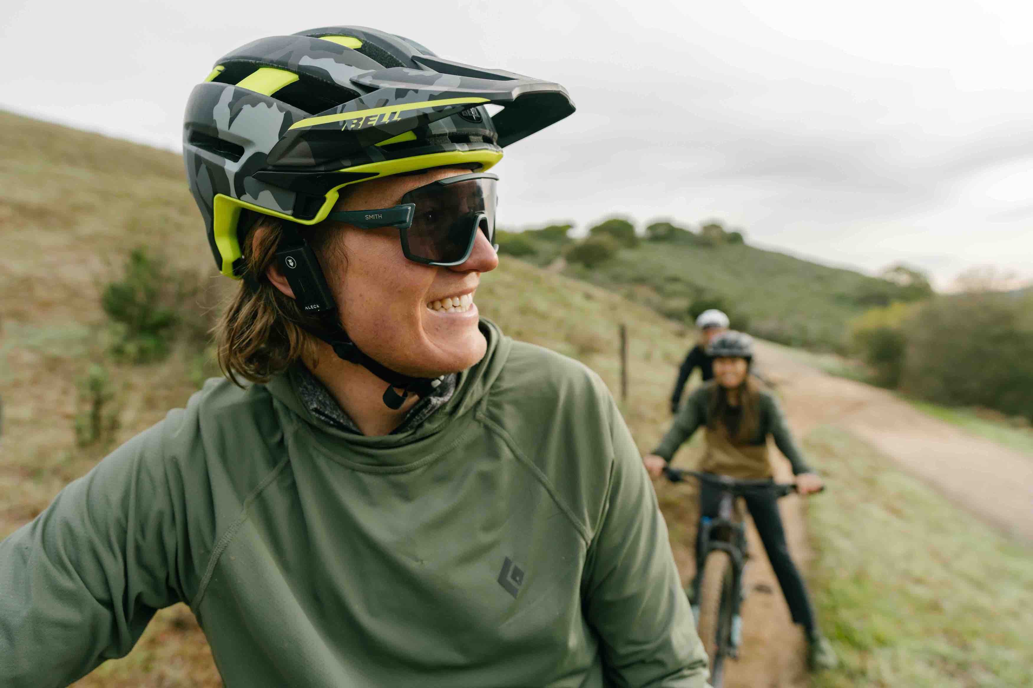 Aleck Punks - Audio- und Kommunikations-Headset mit Push-To-Talk Technologie für Fahrradhelme von Aleck