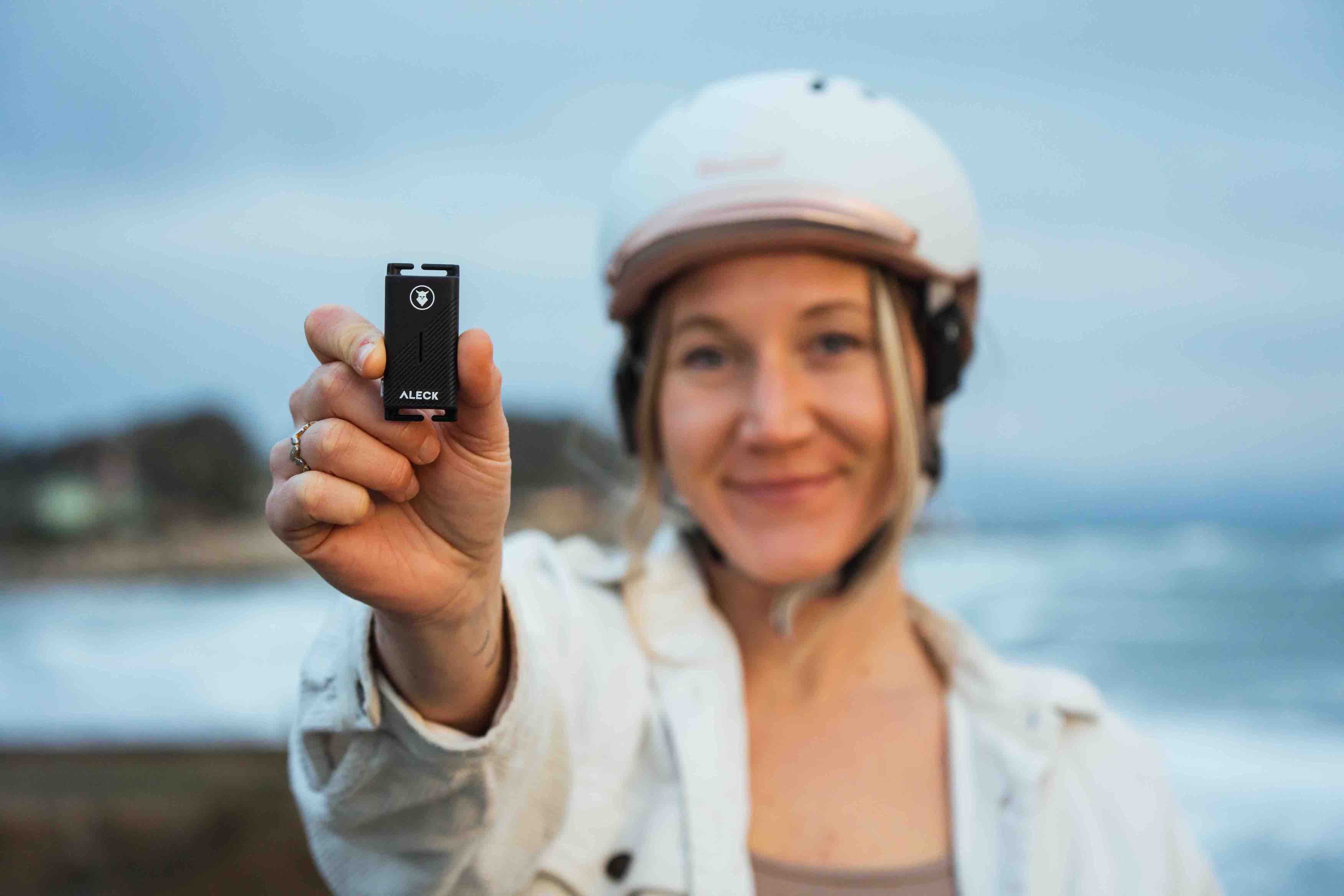 Aleck Punks - Audio- und Kommunikations-Headset mit Push-To-Talk Technologie für Fahrradhelme von Aleck