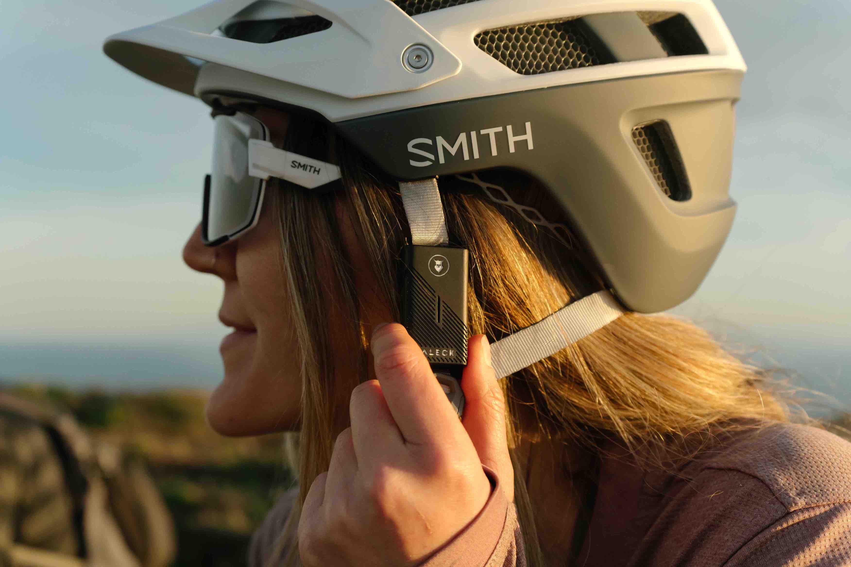 Aleck Punks - Audio- und Kommunikations-Headset mit Push-To-Talk Technologie für Fahrradhelme von Aleck