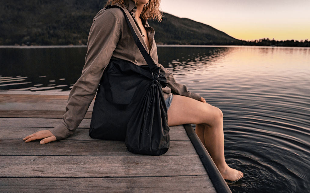 Matador Droplet MATADOR Droplet (Schwarz) - Wasserfester Beutel mit Kordelzug; Kleine Säckchen zum Befüllen & Stoffsack; Ideal für Fitnessstudio, Wäscherei, Strand, Schmuck; Turnbeutel für Männer und Frauen