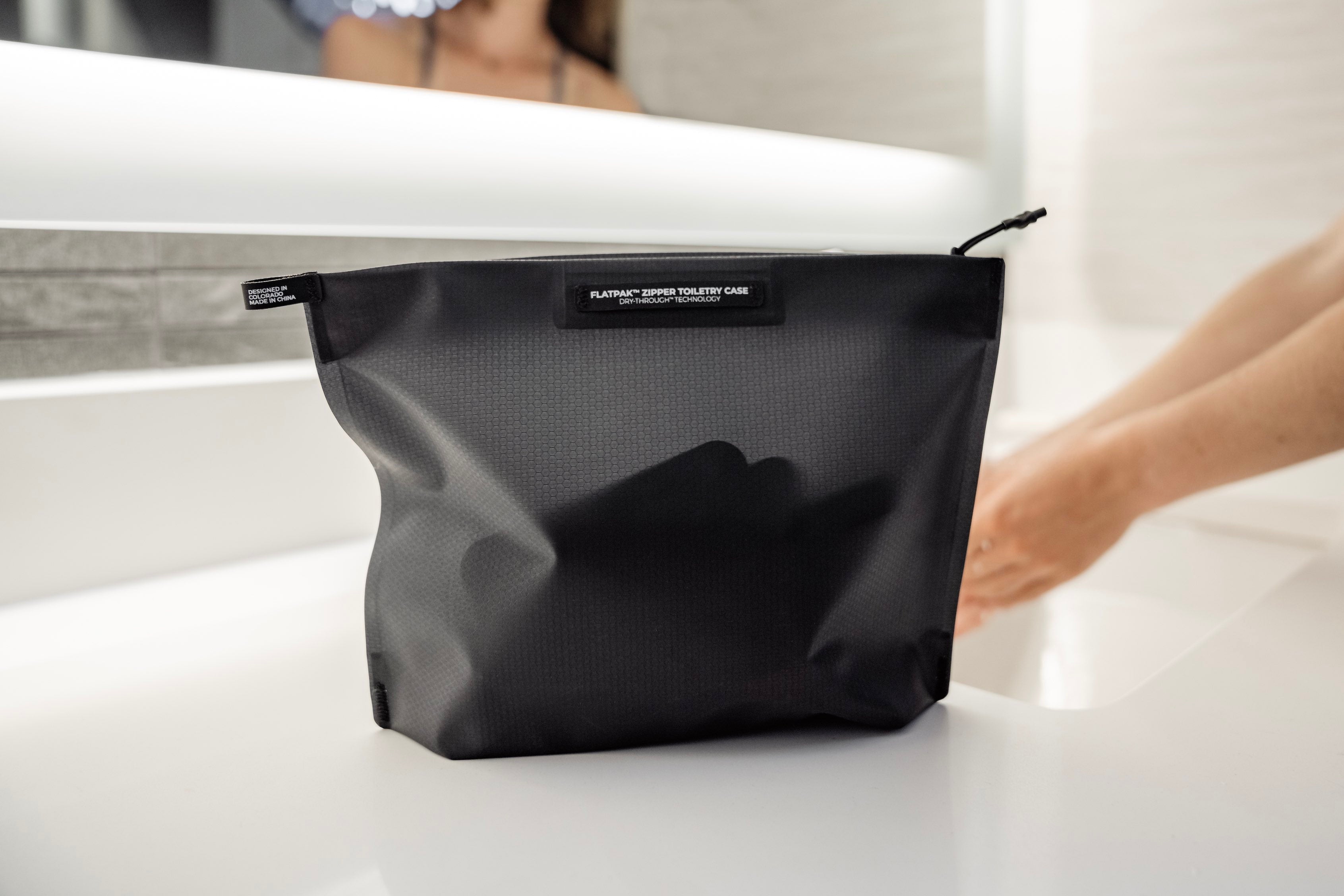 Matador FlatPak Zipper Toiletry Case (white)