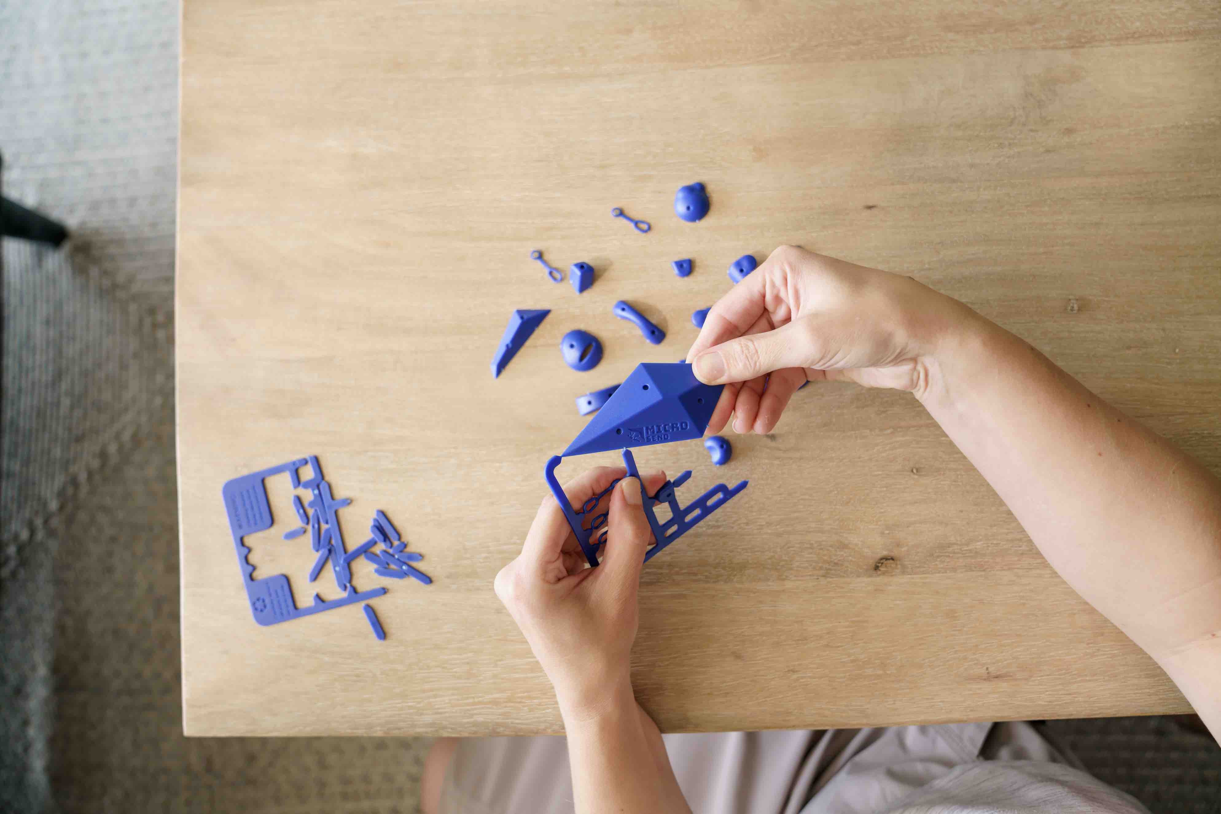 Matador Micro Send (blue)Visualisiere Dein Kletter-Projekt, über Deine Boulder-Fähigkeiten oder verwende die Magnete einfach nur um Dinge an Deinem Kühlschrank
