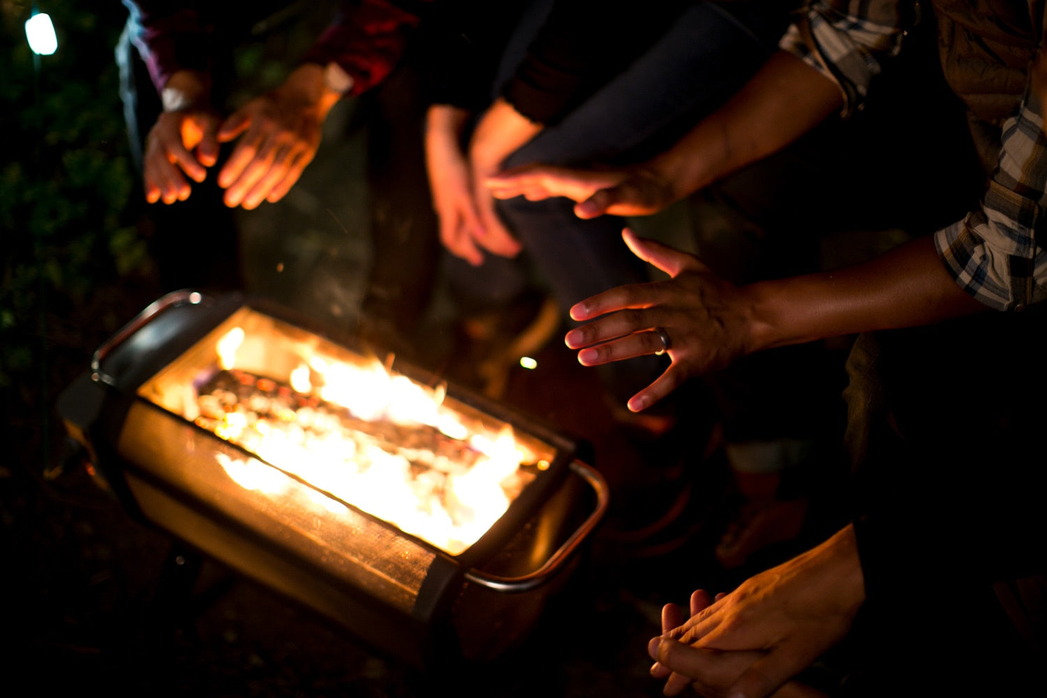 Der ultimative High Tech Grill für Dein Event mit Smartphone / Tablet Ladefunktion ! Der Firepit + FirePit+ Feuerstelle, Grill und Powerbank in einem