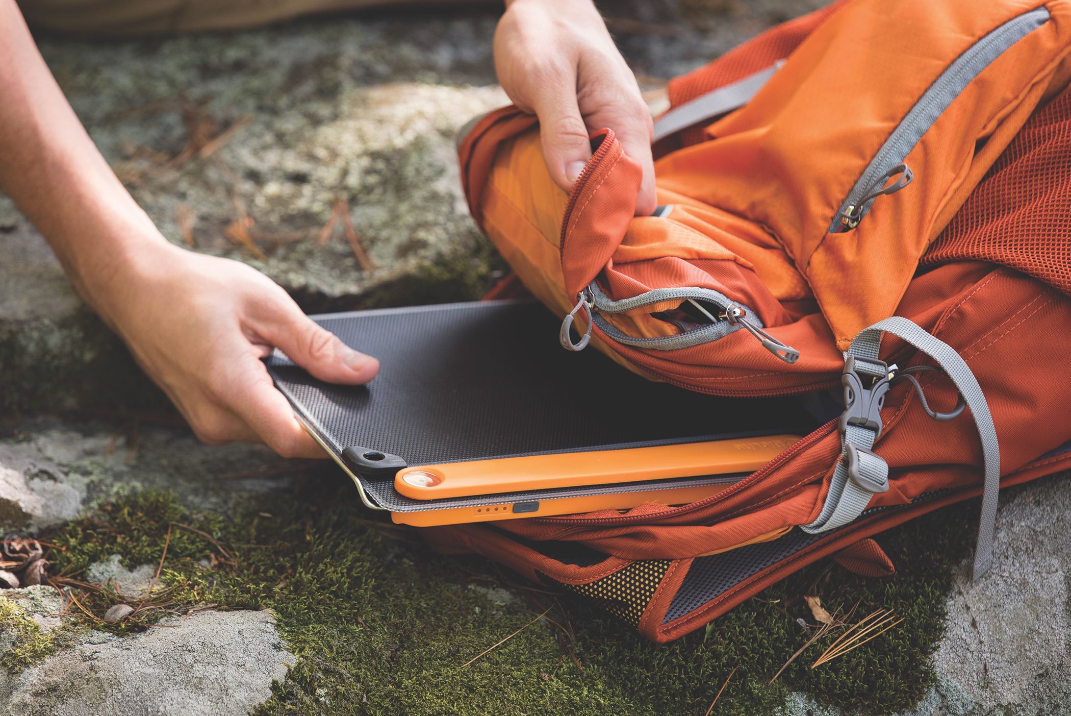 BioLite Solar Panel 10+ Solarmodul 10 Watt mit integriertem 3200 mAh LI Akku für Camping & Freizeit