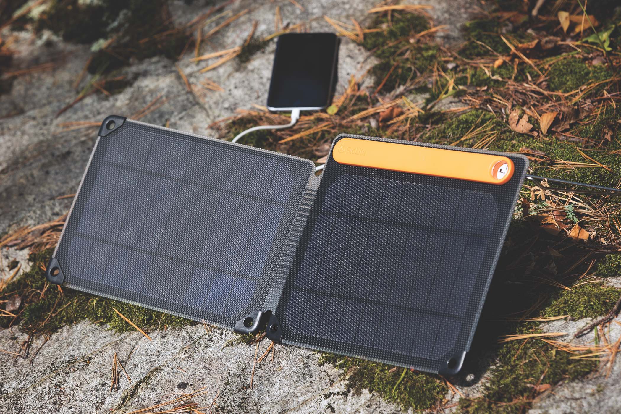BioLite Solar Panel 10+ Solarmodul 10 Watt mit integriertem 3200 mAh LI Akku für Camping & Freizeit