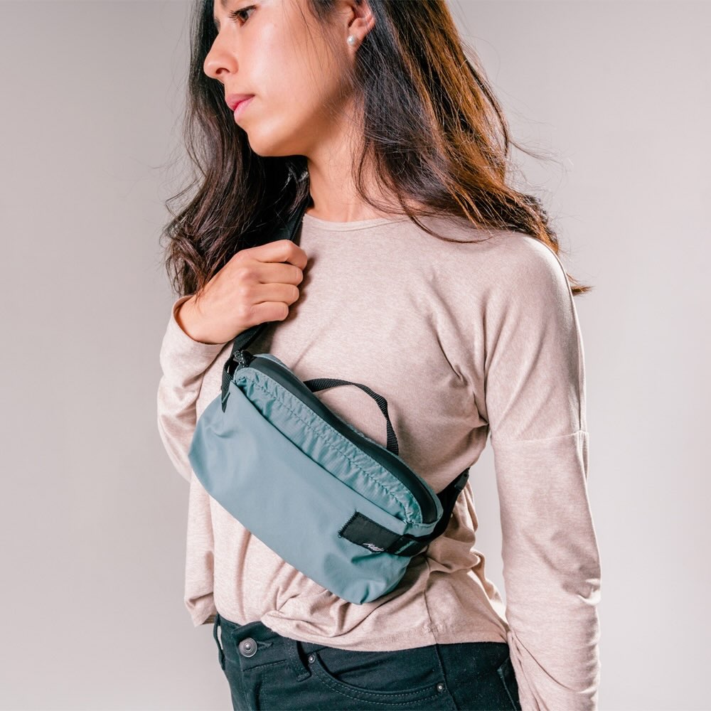 Matador ReFraction Packable Sling (blue)