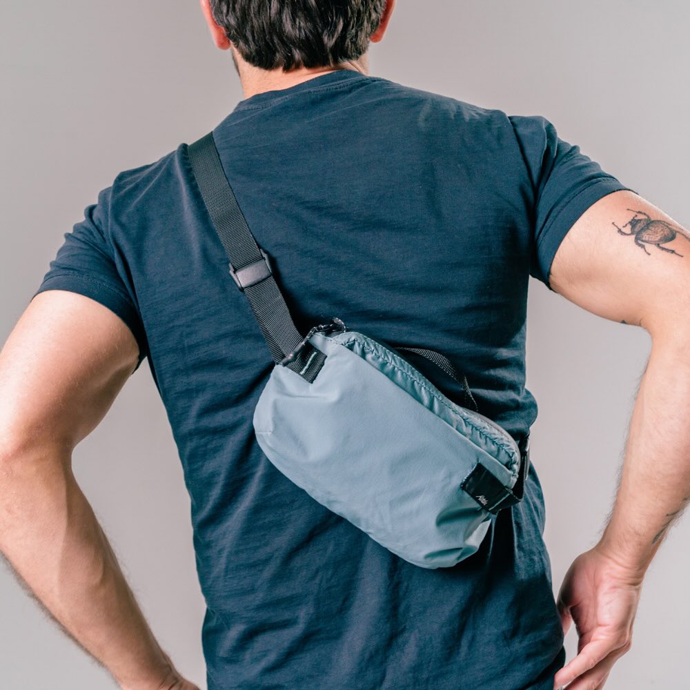 Matador ReFraction Packable Sling (blue)