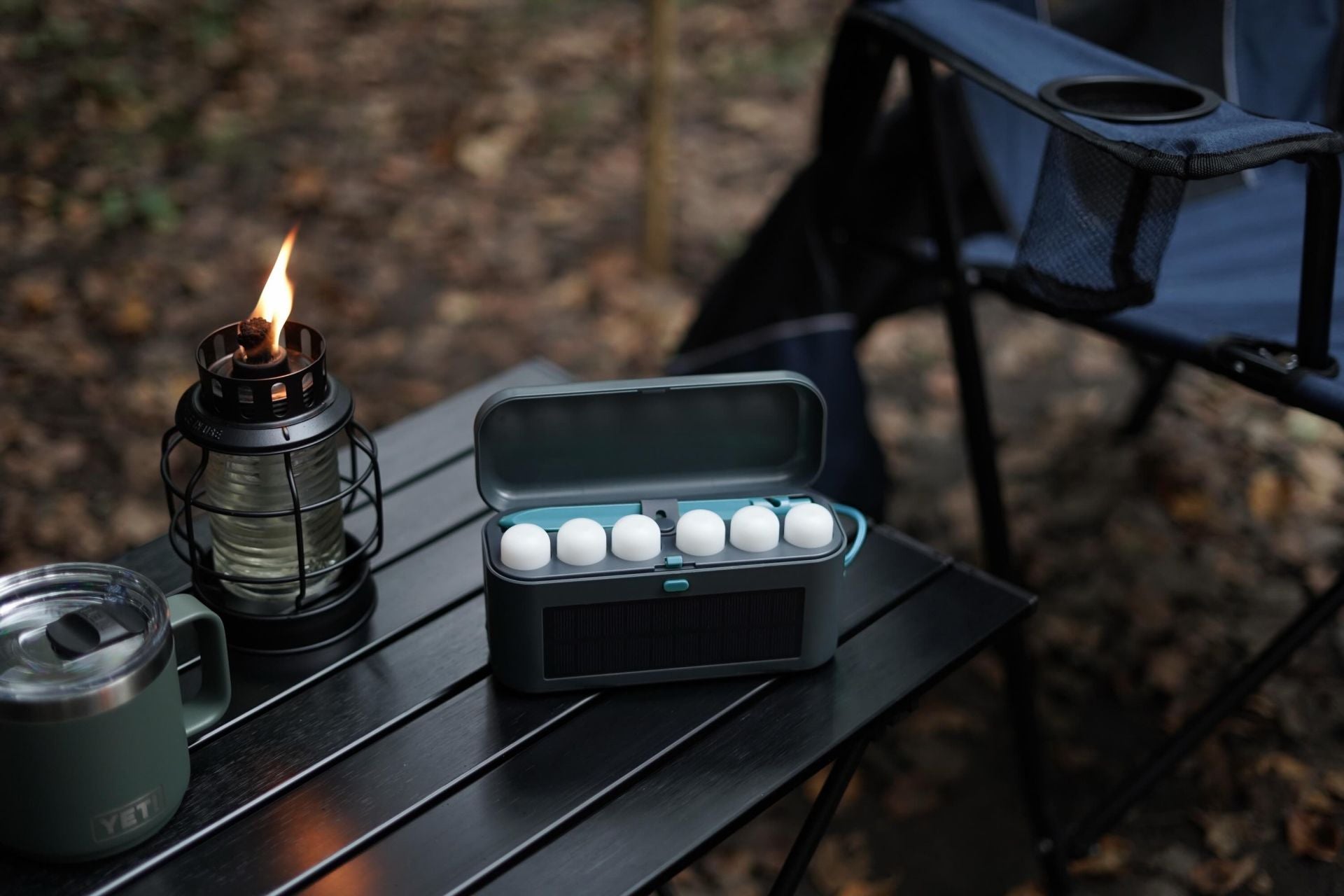 BioLite Site Lights Set mit 6 Hängeleuchten und Solar-Ladecase von BioLite