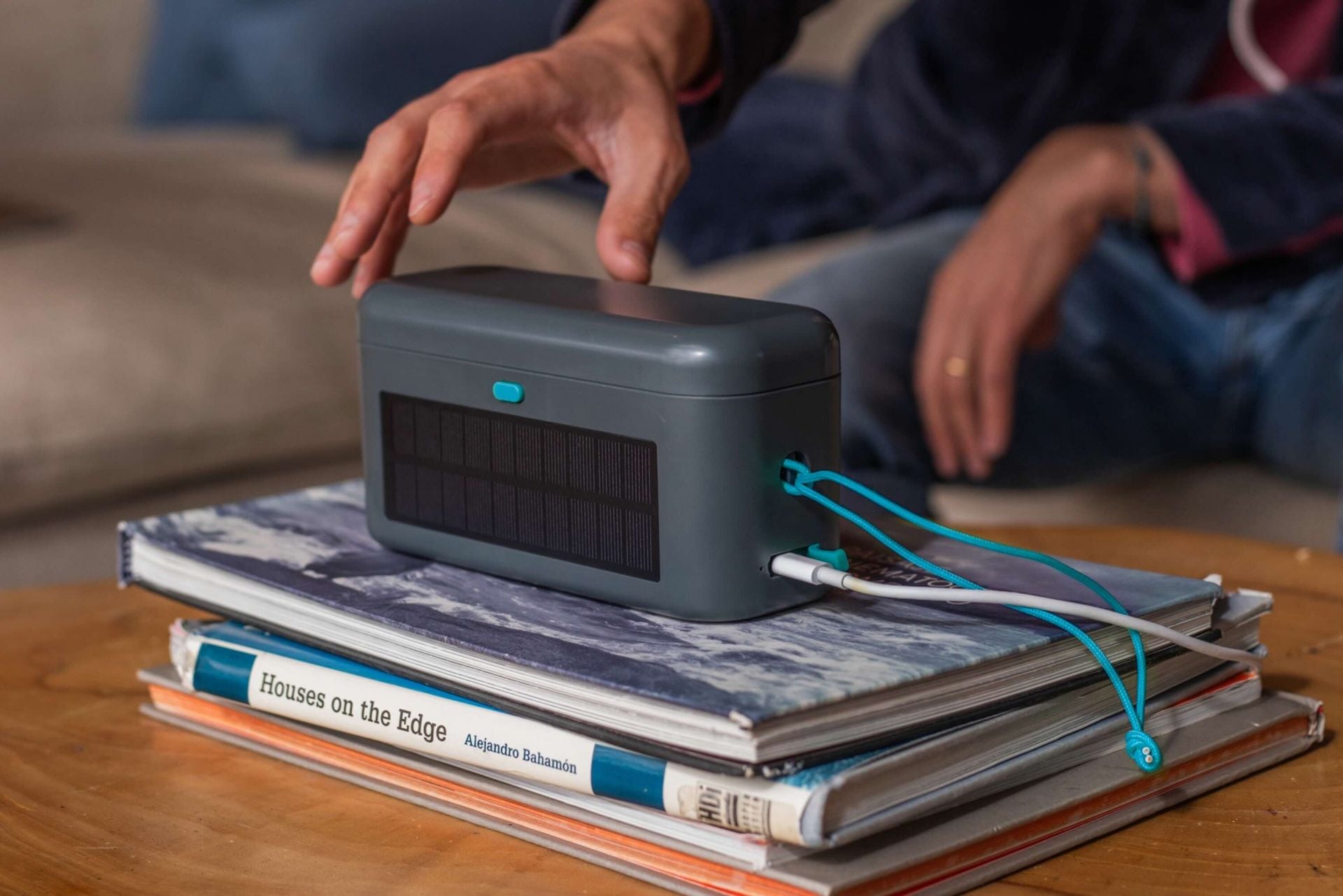 BioLite Site Lights Set mit 6 Hängeleuchten und Solar-Ladecase von BioLite
