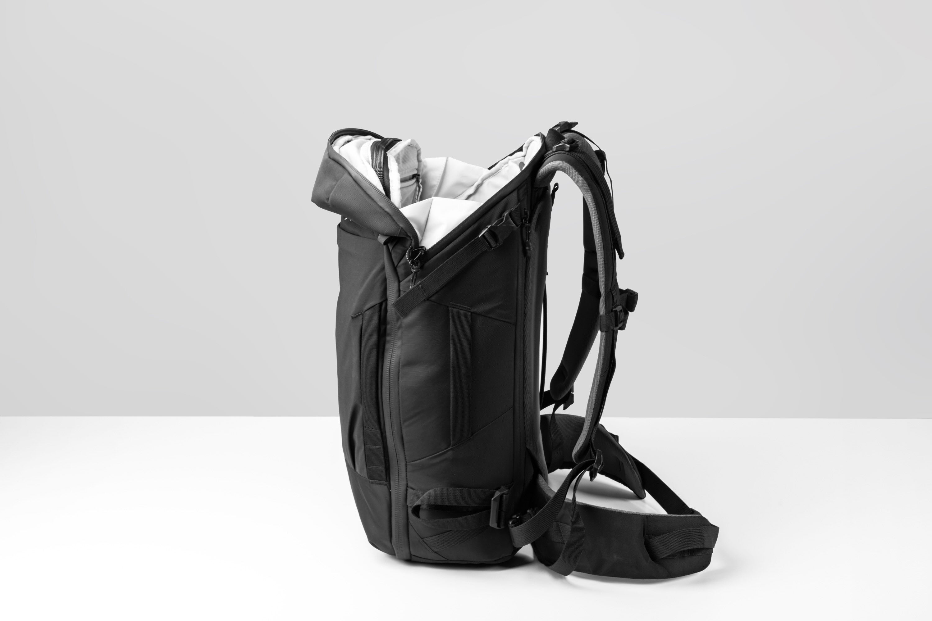 Matador GlobeRider35 Travel Backpack (black) - Handgepäckkonformer Rucksack für Weltreisen (35 liter)