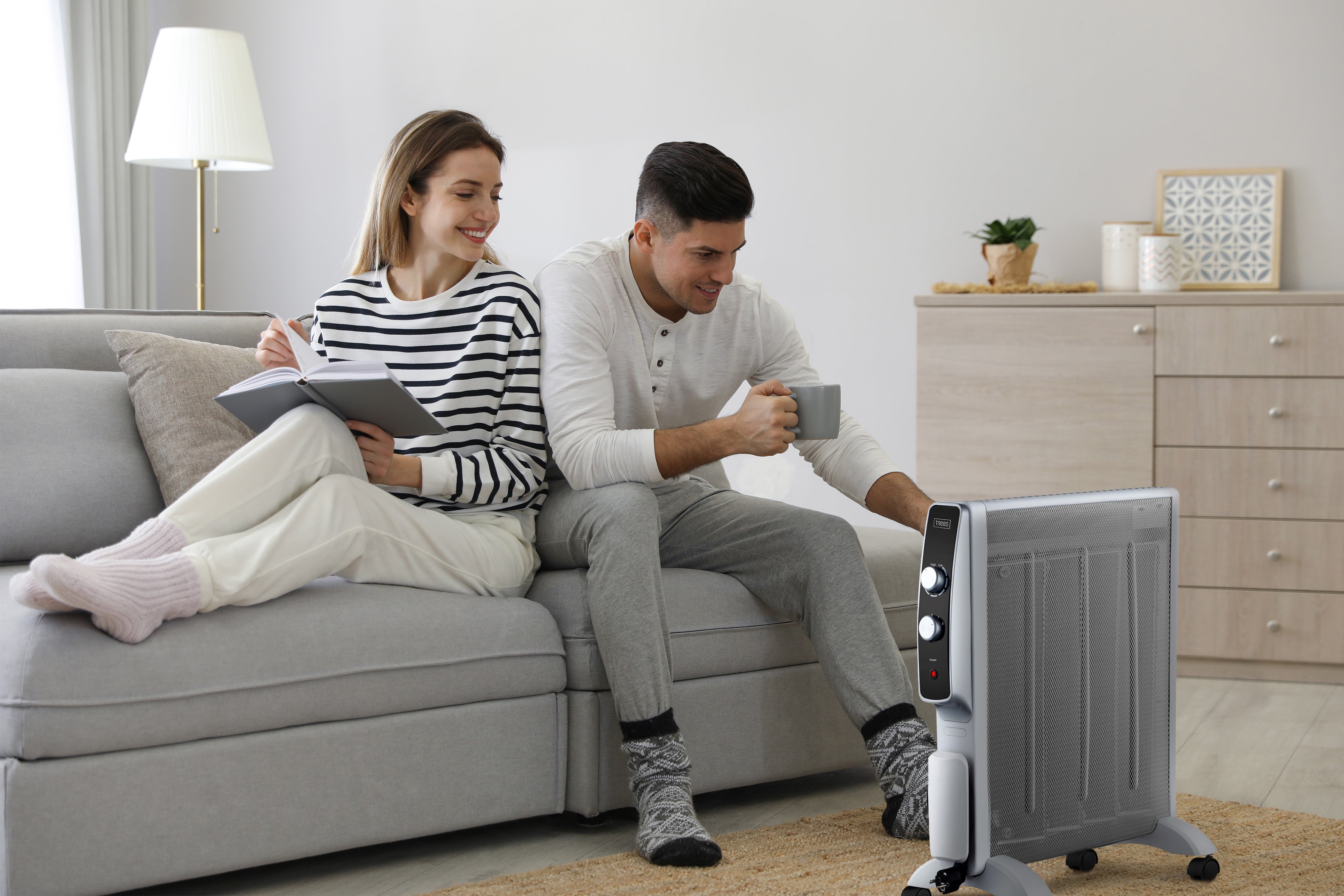 Mobile mikathermische Elektroheizung auf Rädern 2000W Weiß