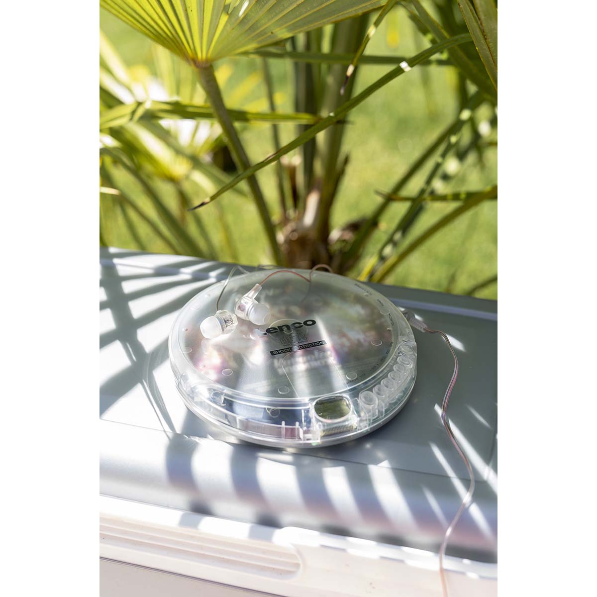 Tragbarer CD-Spieler mit Anti-Schock-Funktion Transparent