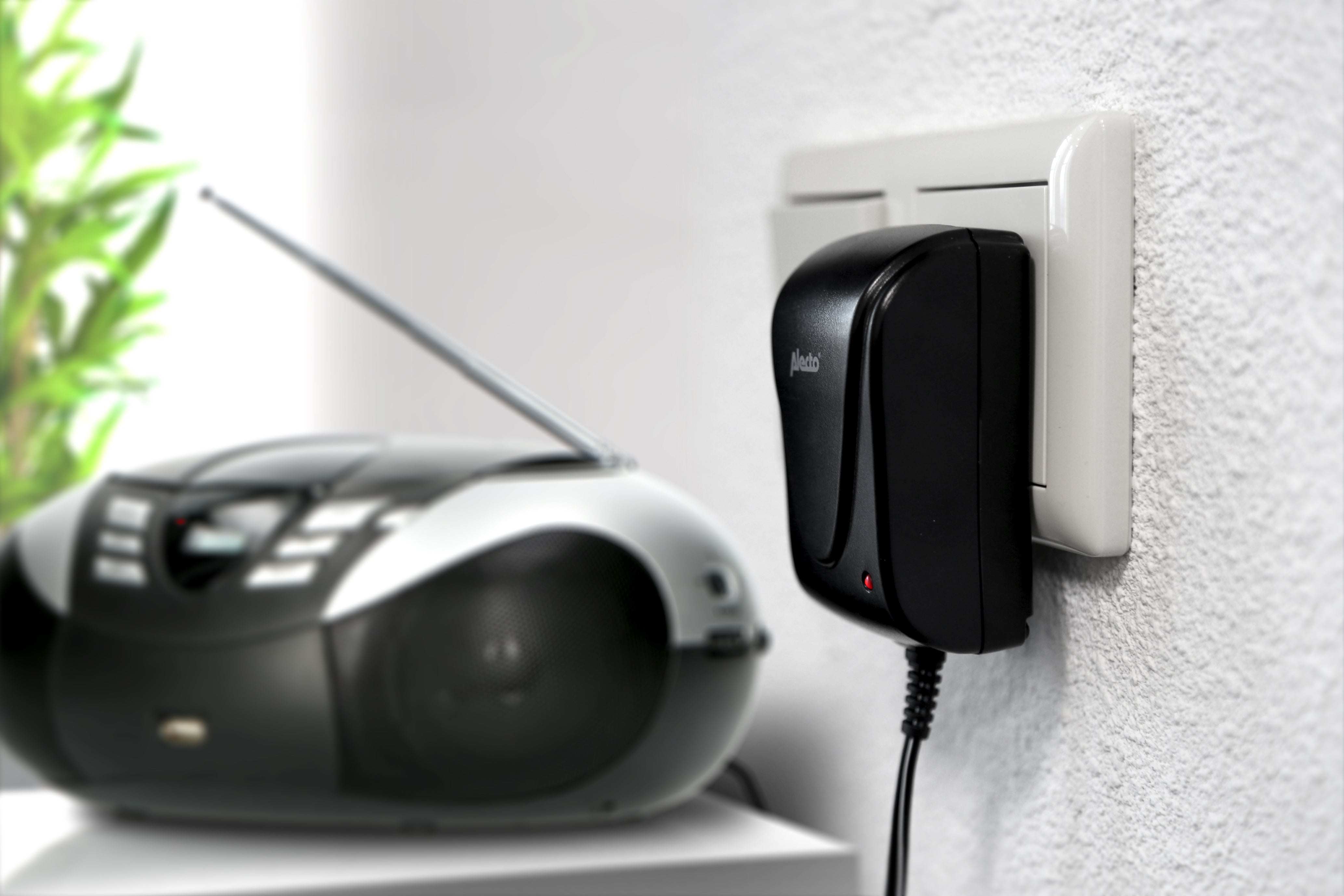 Universal-Öko-Netzadapter 1500 mA schwarz