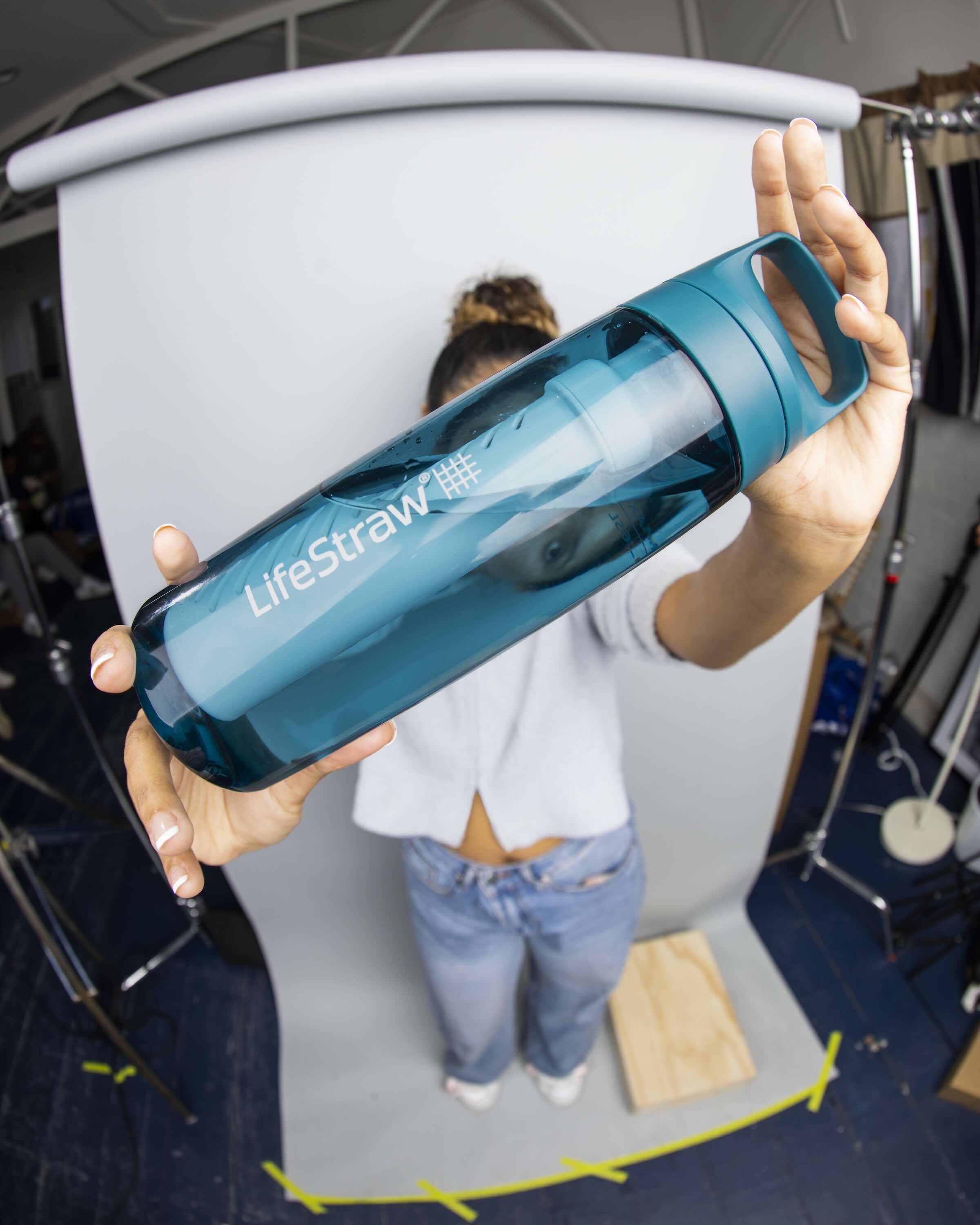 LifeStraw Go 650ml Tinkflasche (aegean sea) einzigartiges Filtersystem macht aus Schmutzwasser-Trinkwasser