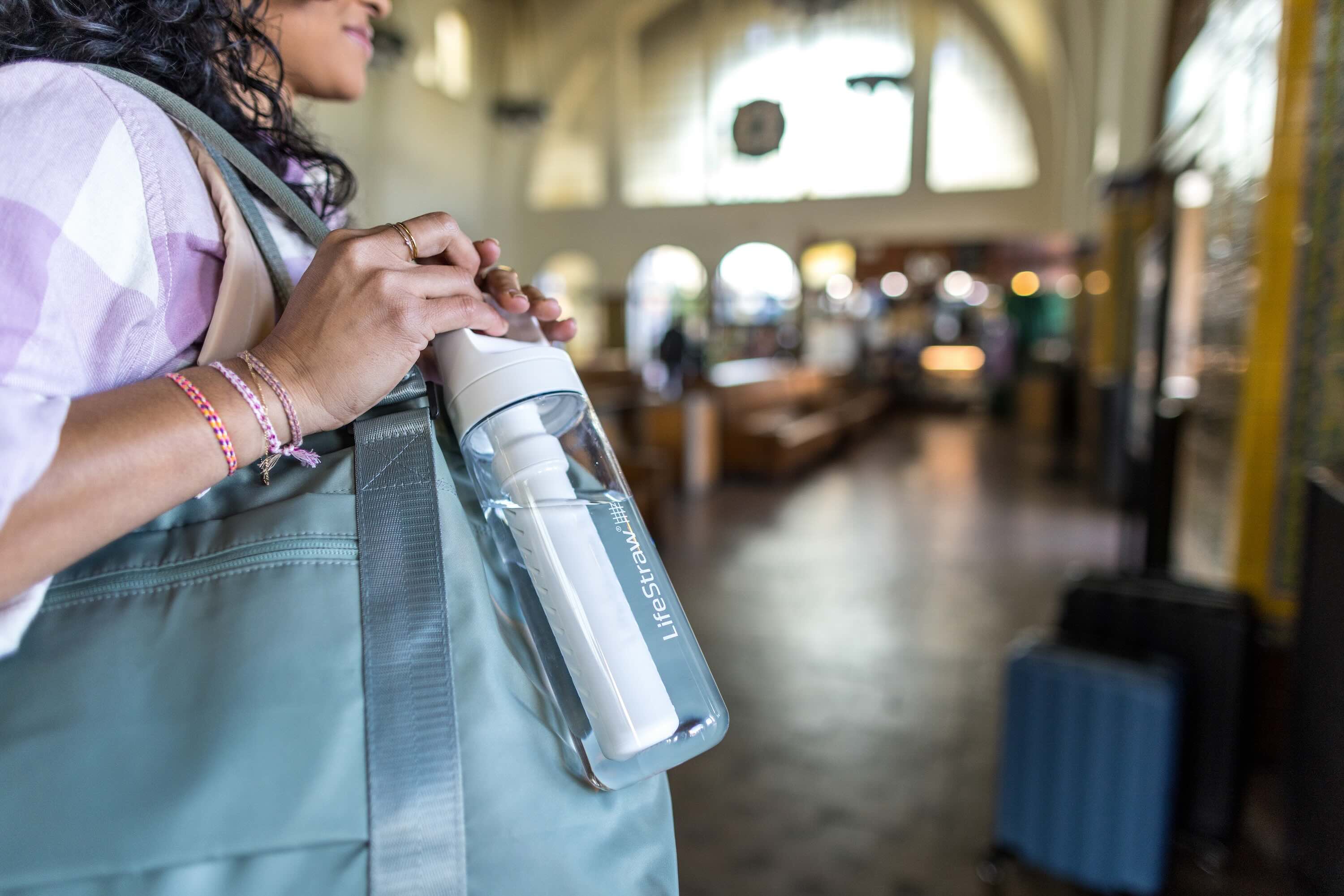 LifeStraw Go 650ml (laguna teal) - Trinkflasche macht aus Schmutzwasser Trinkwasser