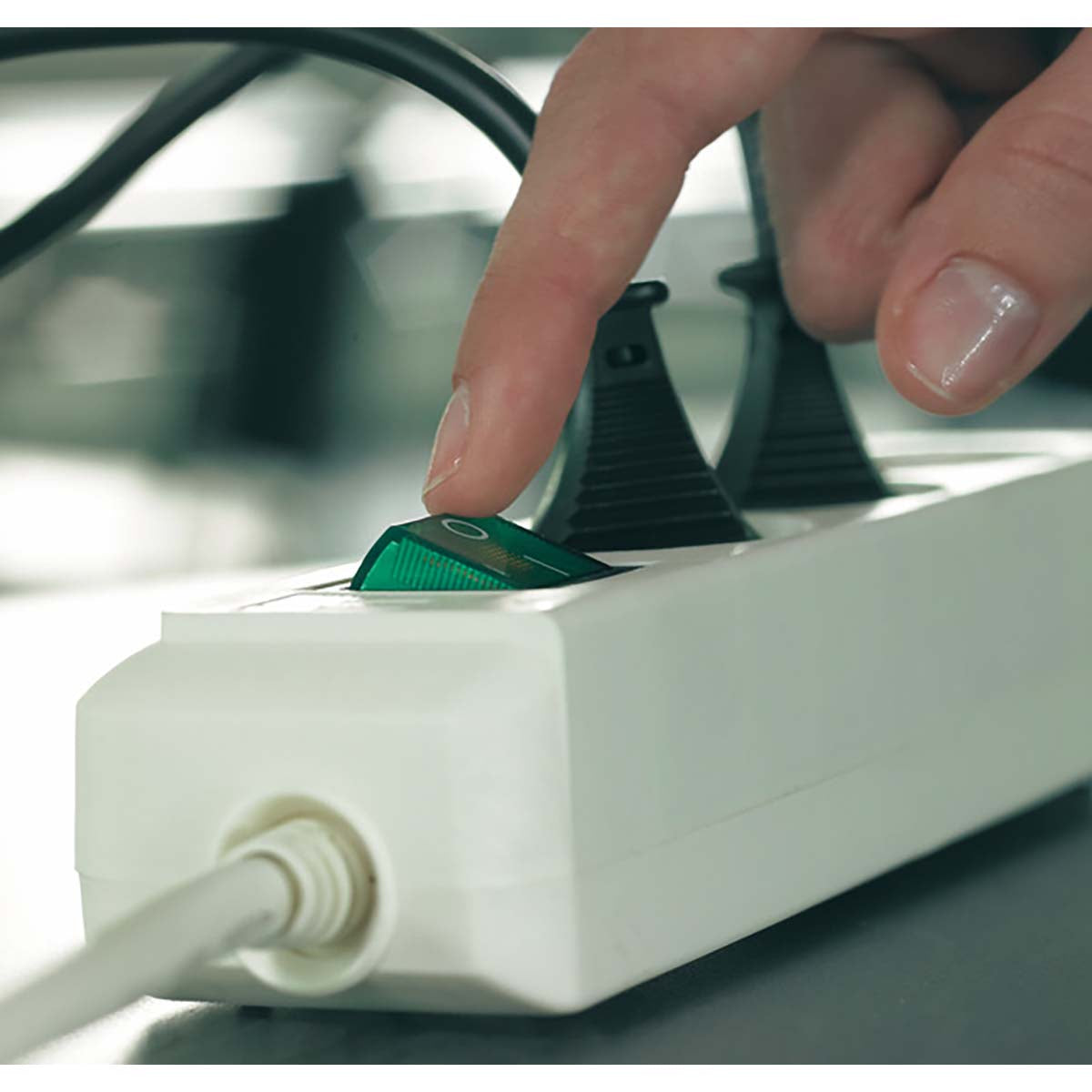 Eco-Line 3-fach Steckdosenleiste (Steckdosenblock mit erhöhtem Berührungsschutz, Schalter, 1,50 m Kabel) Weiß TYPE F