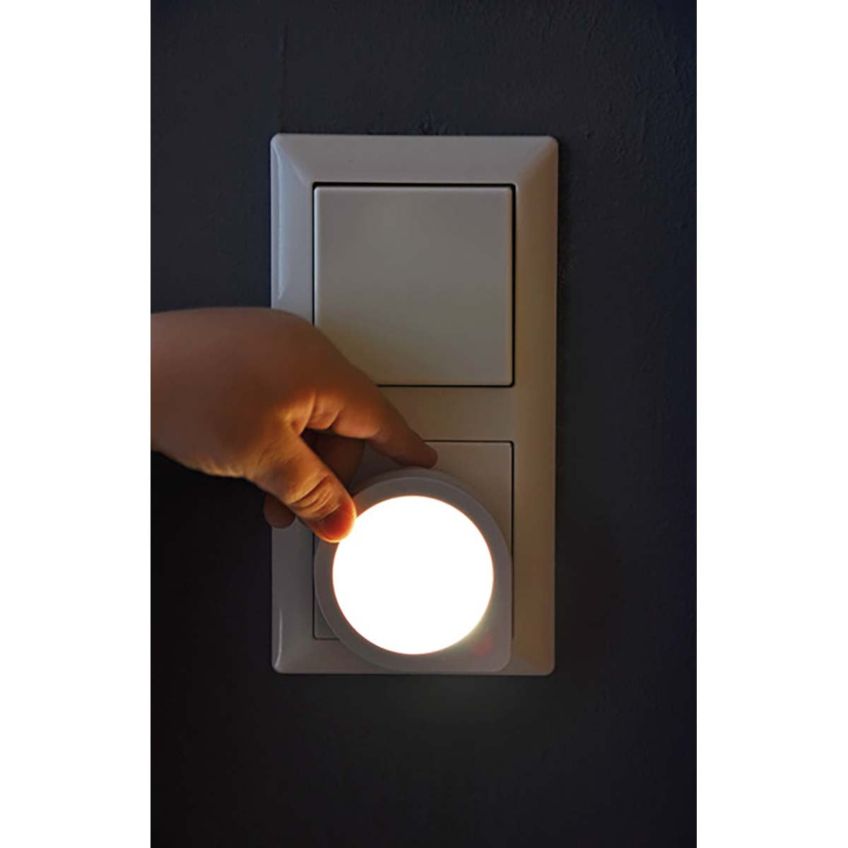 LED Nachtlicht mit Dämmerungssensor / Nachtlicht Steckdose (Sanftes und unaufdringliches Steckdosenlicht mit extrem geringem Stromverbrauch)