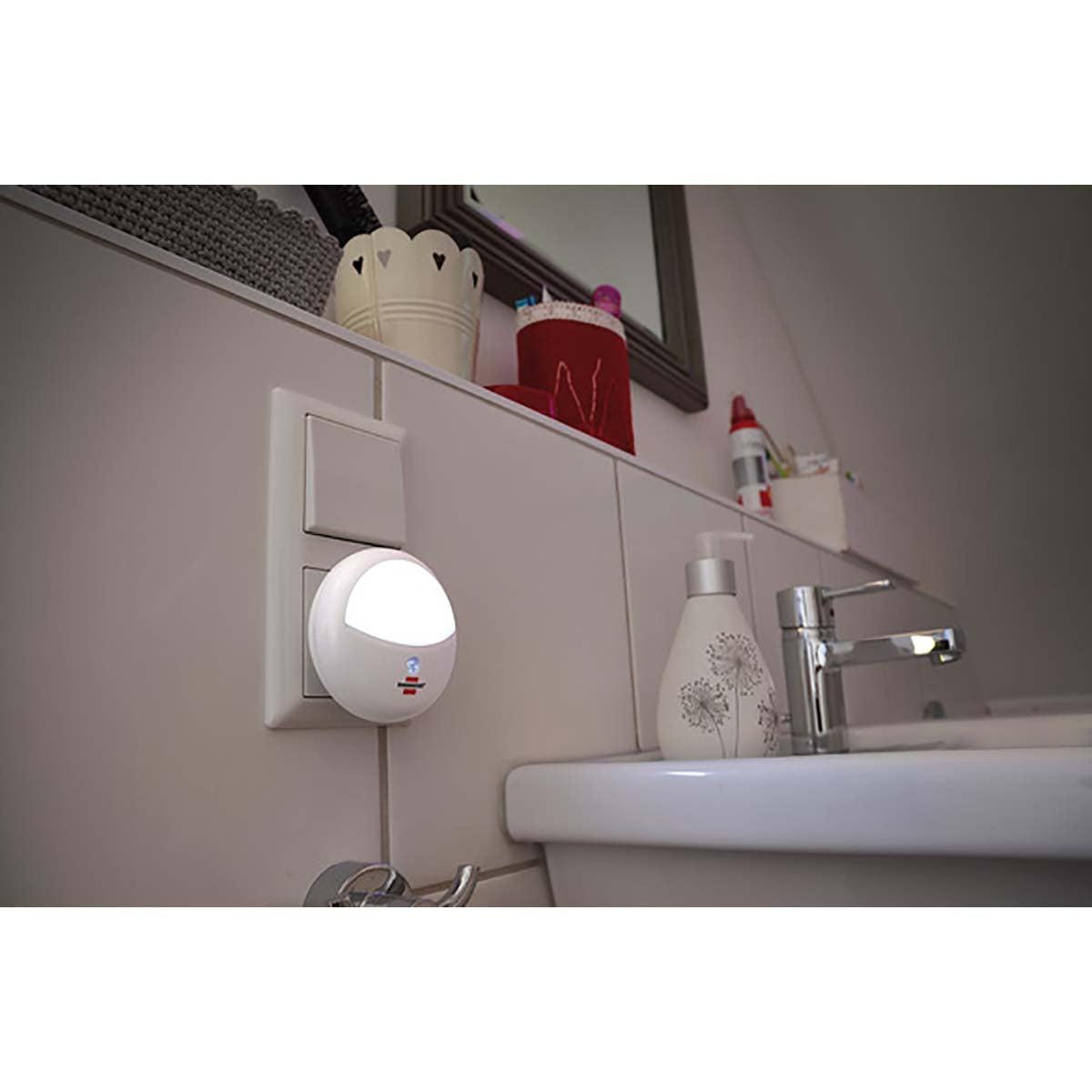 LED-Orientierungslicht rund / Nachtlicht mit Dämmungssensor für die Steckdose (sanftes und unaufdringliches Licht, mit 2 LEDs) weiß