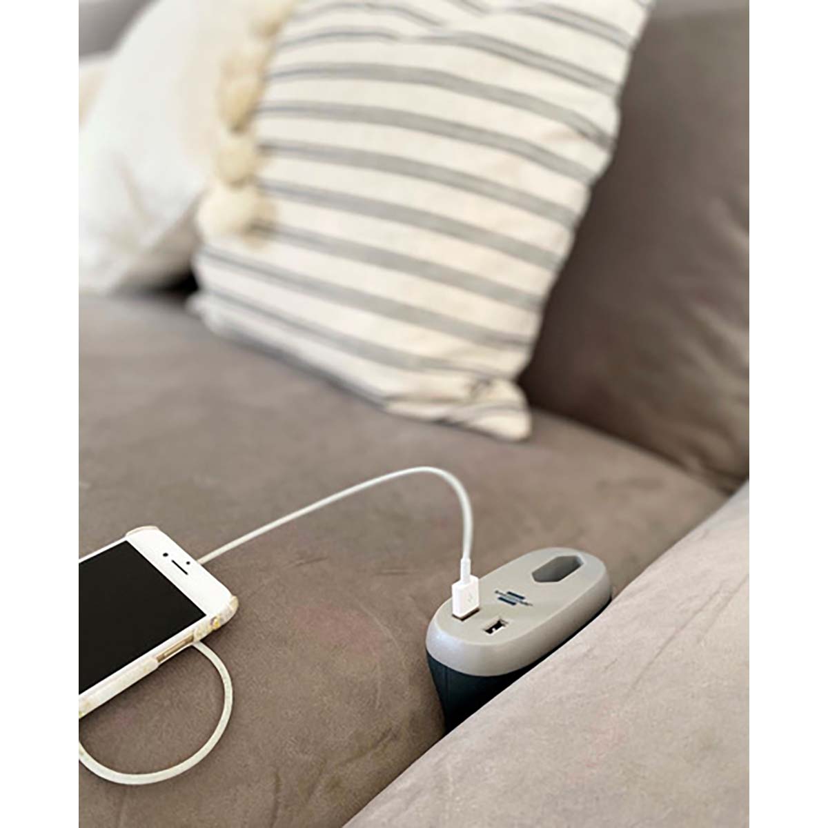 Estilo Sofa-Steckdose mit USB-Ladefunktion (Couch-Steckdose mit 1x Euro-Steckdose und 2x USB-Charger, Bett-Steckdose mit Halteschiene) EURO