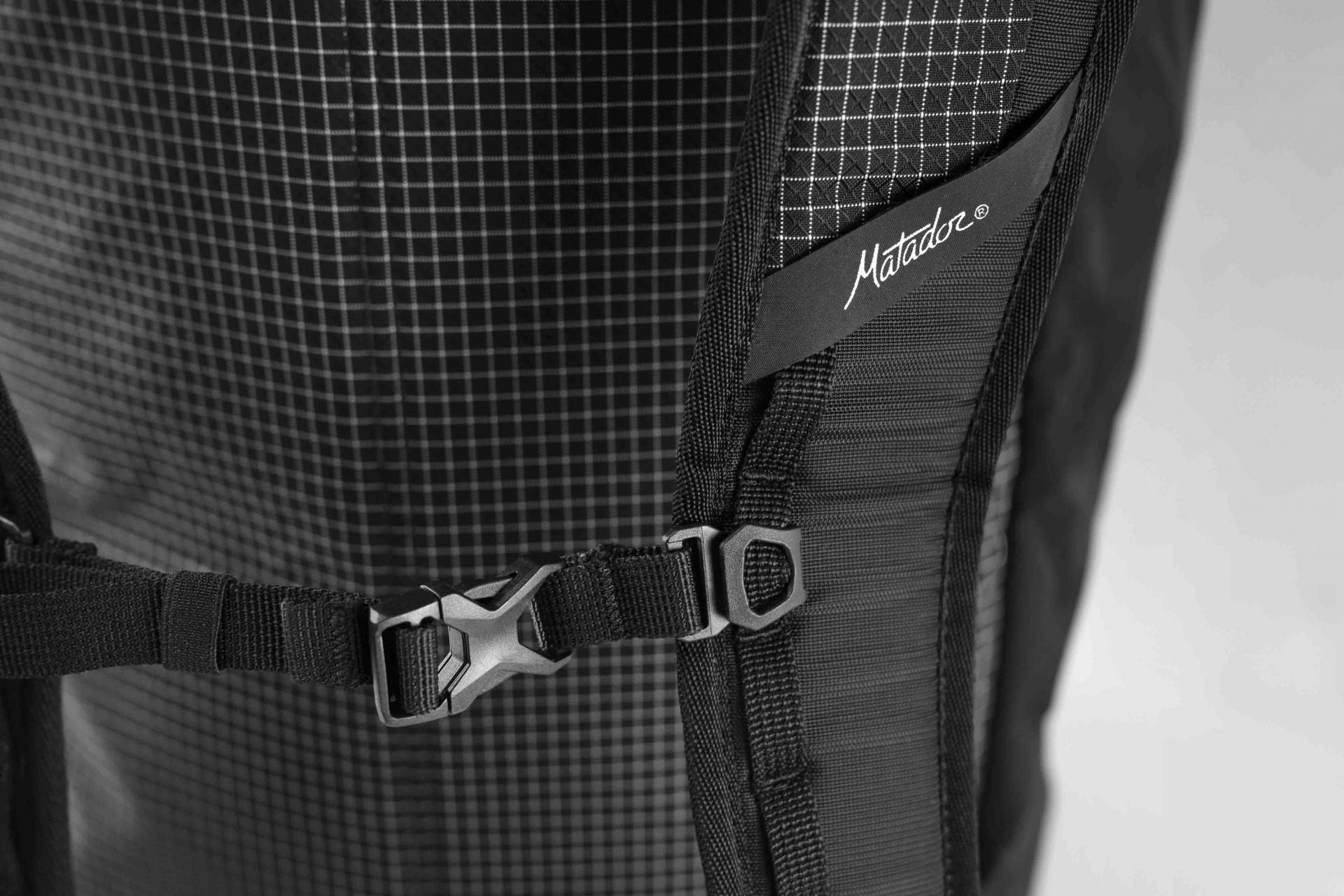 Matador SEG45 Travel Pack- robuster Rucksck mit segmentierten Taschen wie Würfel