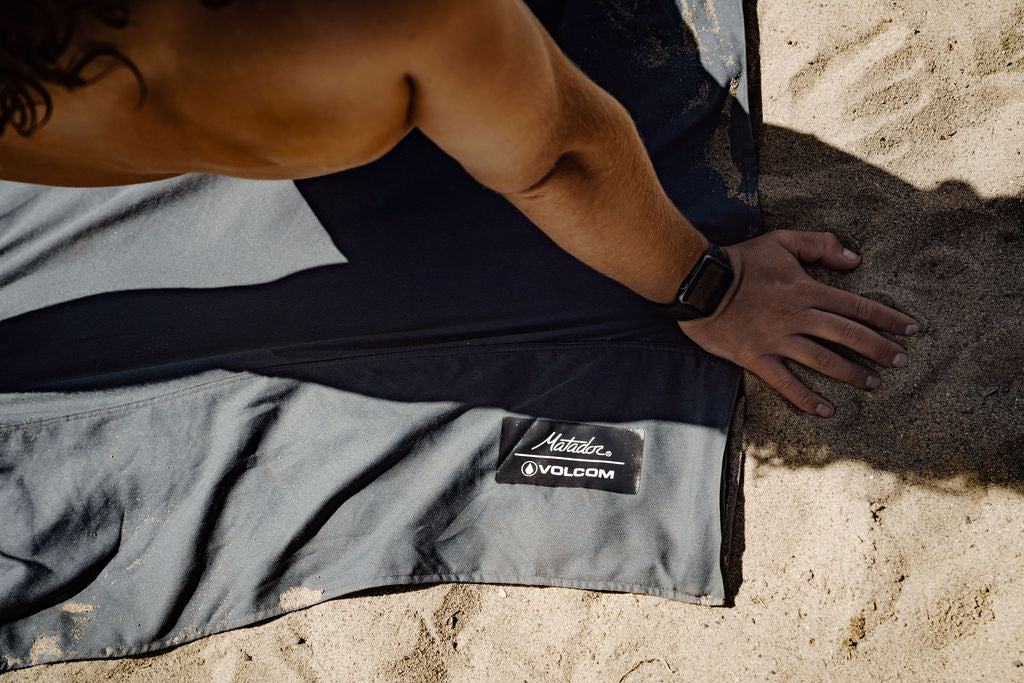 Matador/Volcom Packable Beach Towel (grey) High Tech Strandtuch nicht nur für Surfer